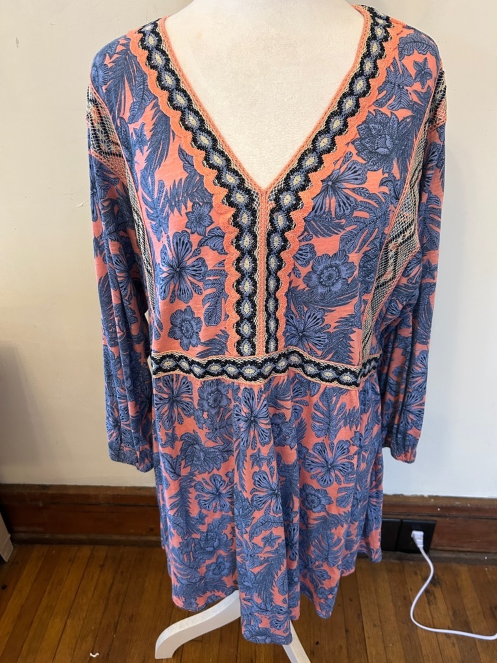 J Jill Coral Slate Blue Floral V-Neck Tunic Size L EUC